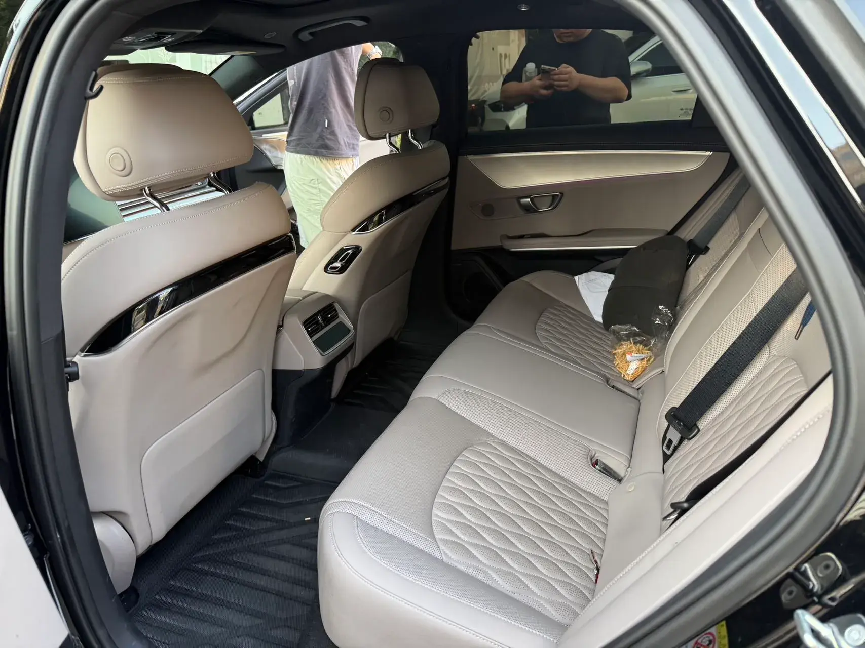 2025 BYD HAN thumbnail 4