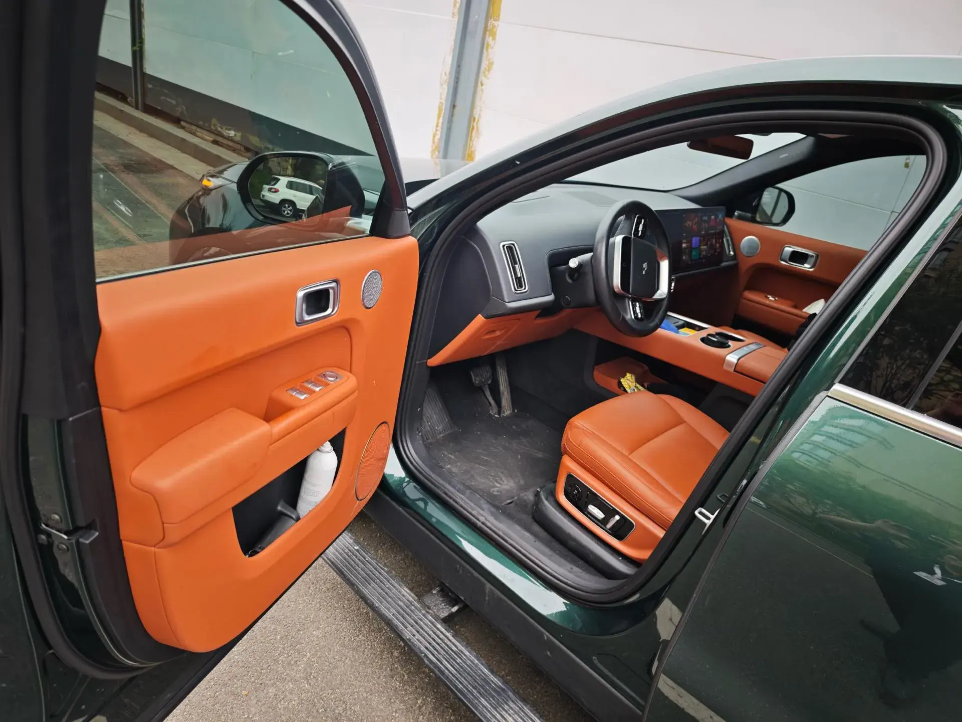 2023 LI L8 thumbnail 4