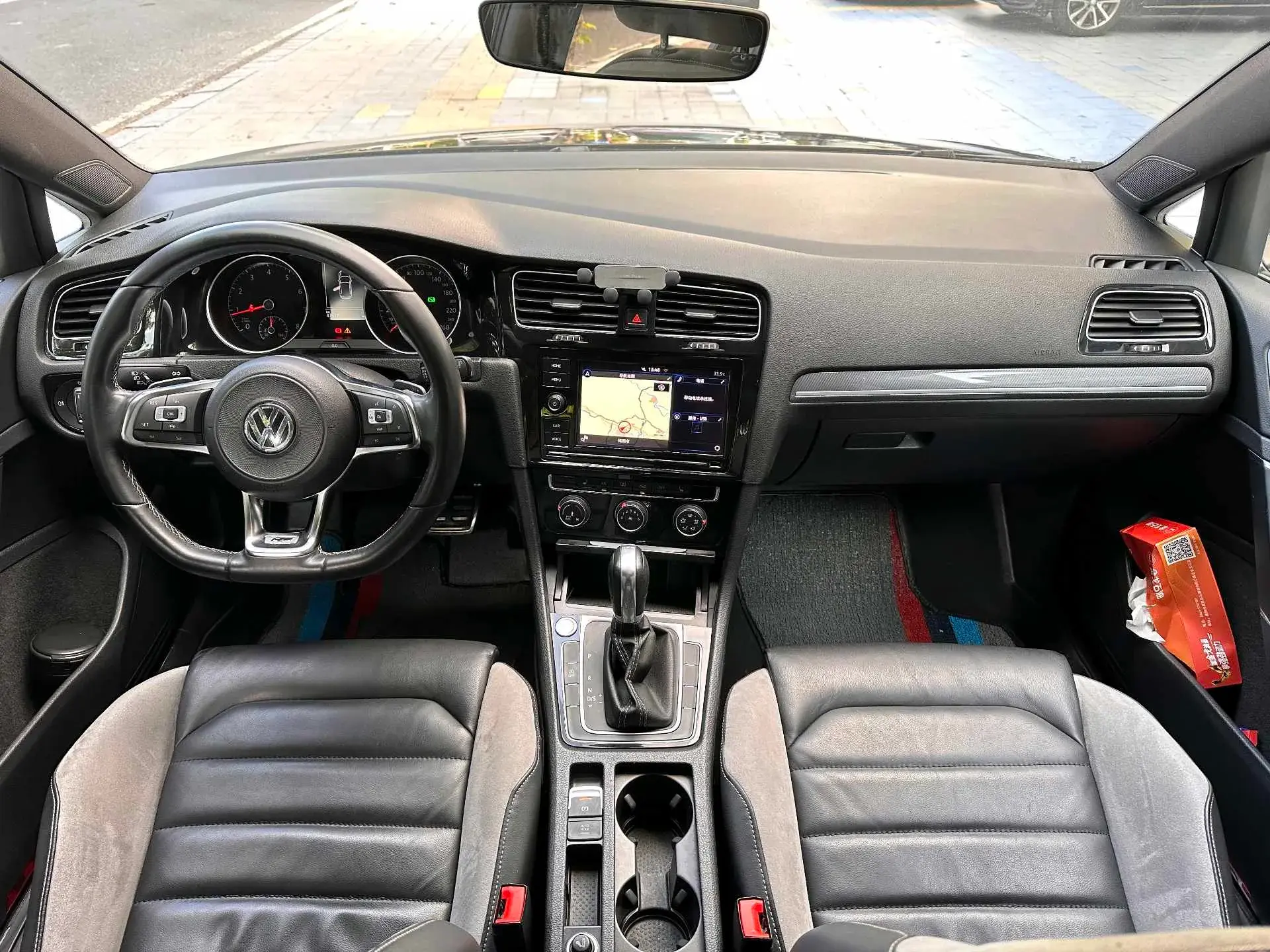 2019 VOLKSWAGEN GOLF thumbnail 4