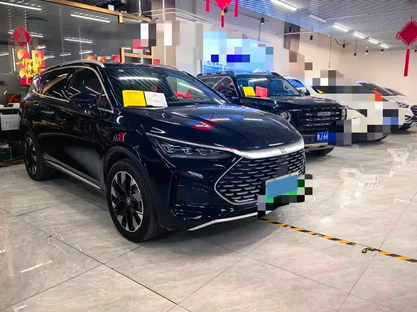 2024 BYD TANG thumbnail 3