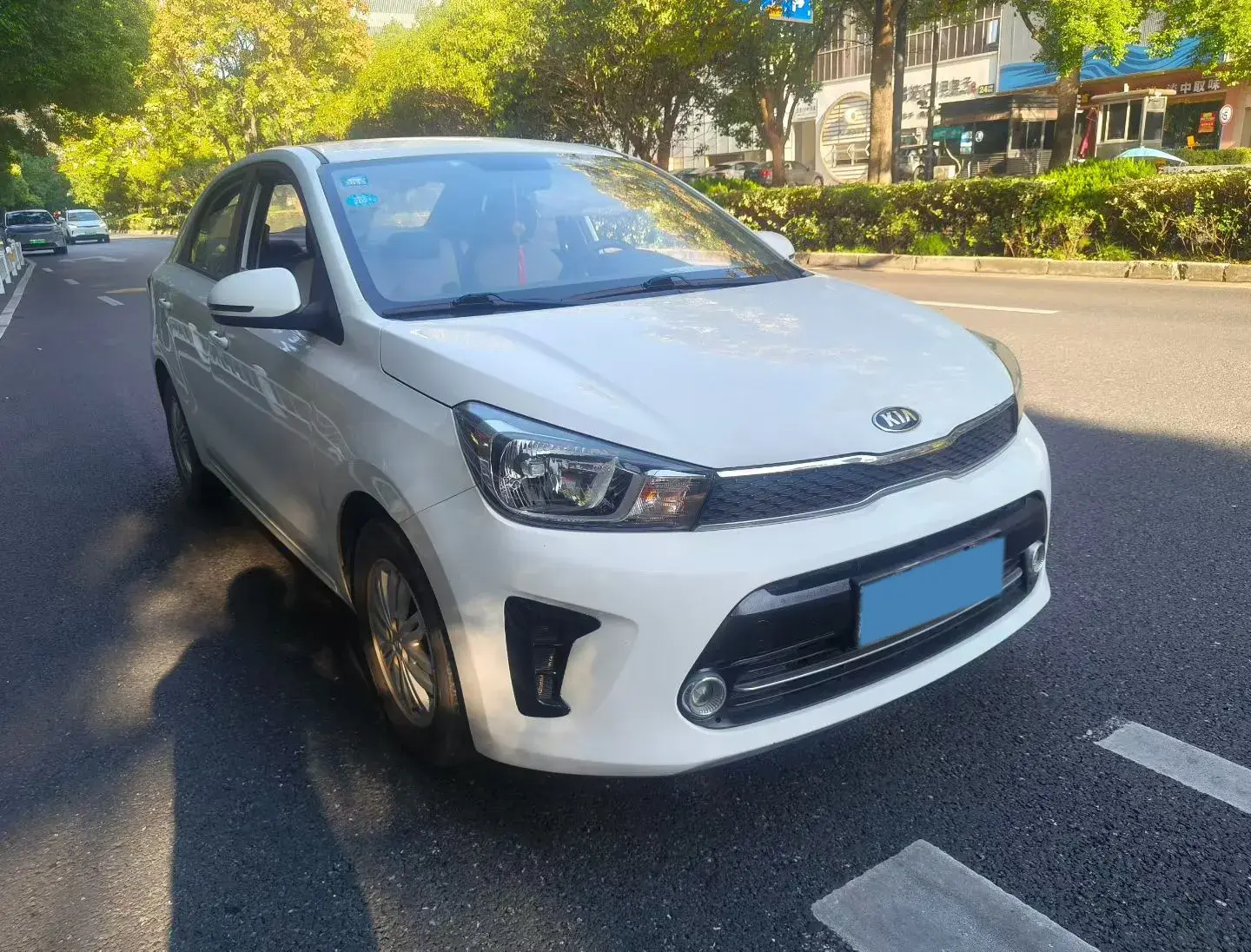 2017 KIA PEGAS thumbnail 3