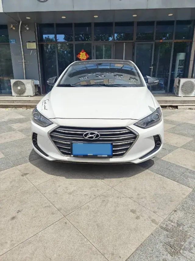 2018 HYUNDAI ELANTRA thumbnail 3