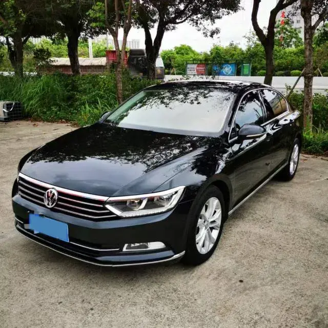 2018 VOLKSWAGEN MAGOTAN view 1