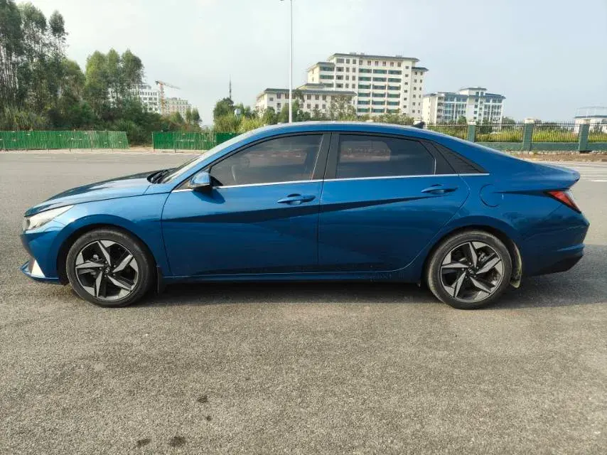 2021 HYUNDAI ELANTRA thumbnail 3