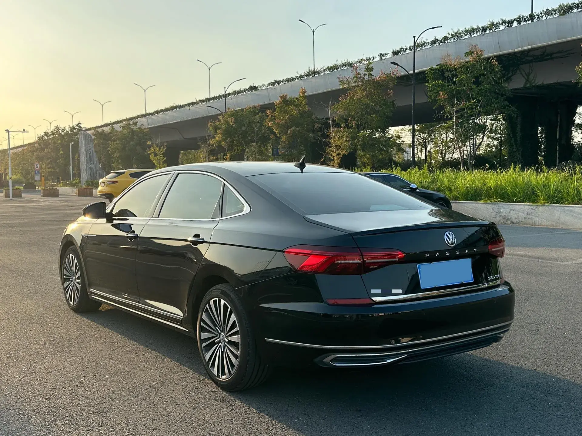 2020 VOLKSWAGEN PASSAT thumbnail 2