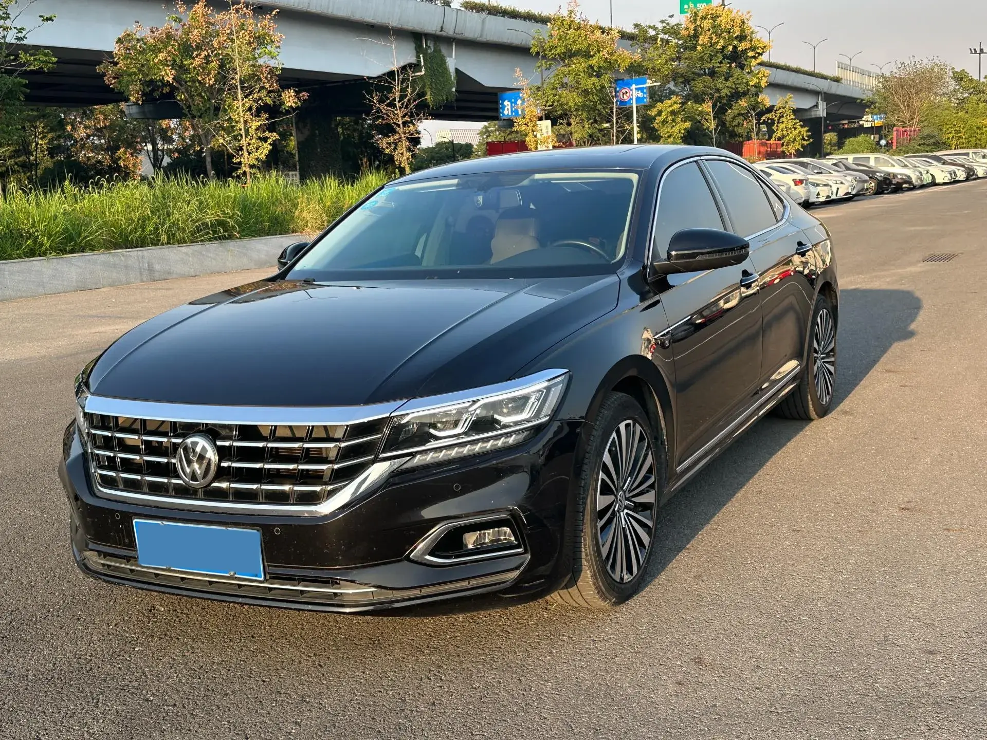2020 VOLKSWAGEN PASSAT view 1