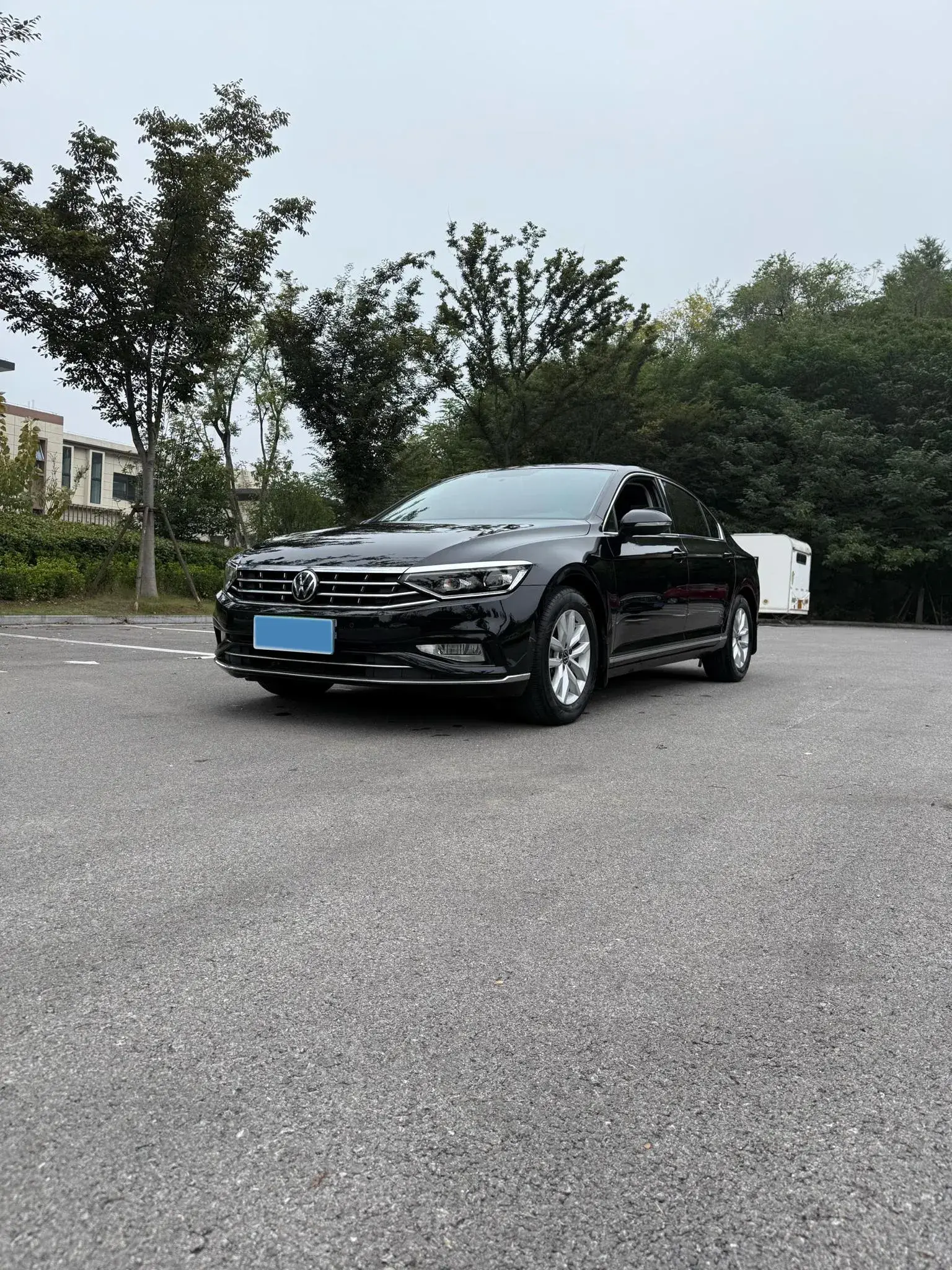 2020 VOLKSWAGEN MAGOTAN view 1