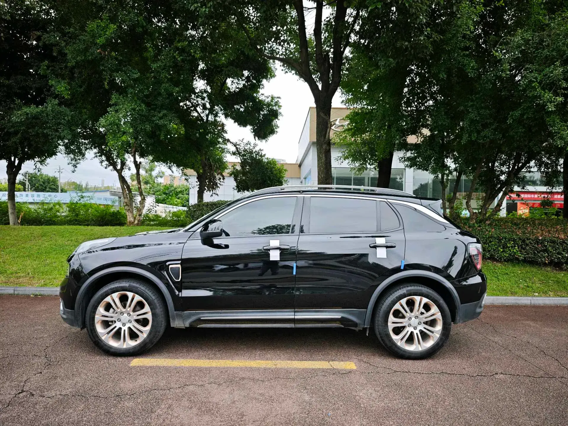 2017 LYNK&CO 01 thumbnail 3