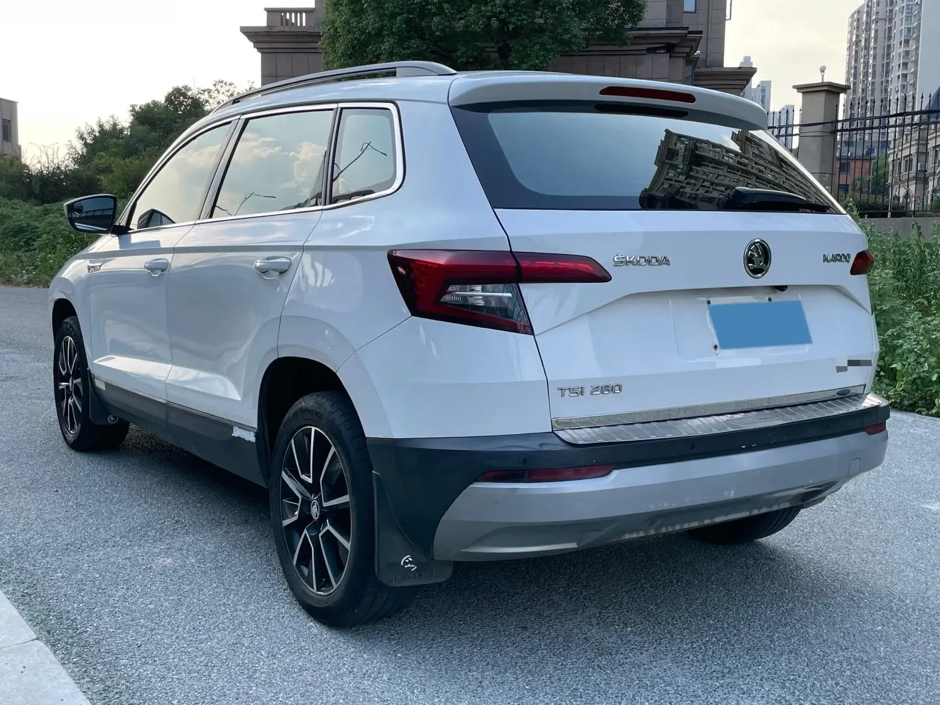 2018 SKODA KAROQ thumbnail 4