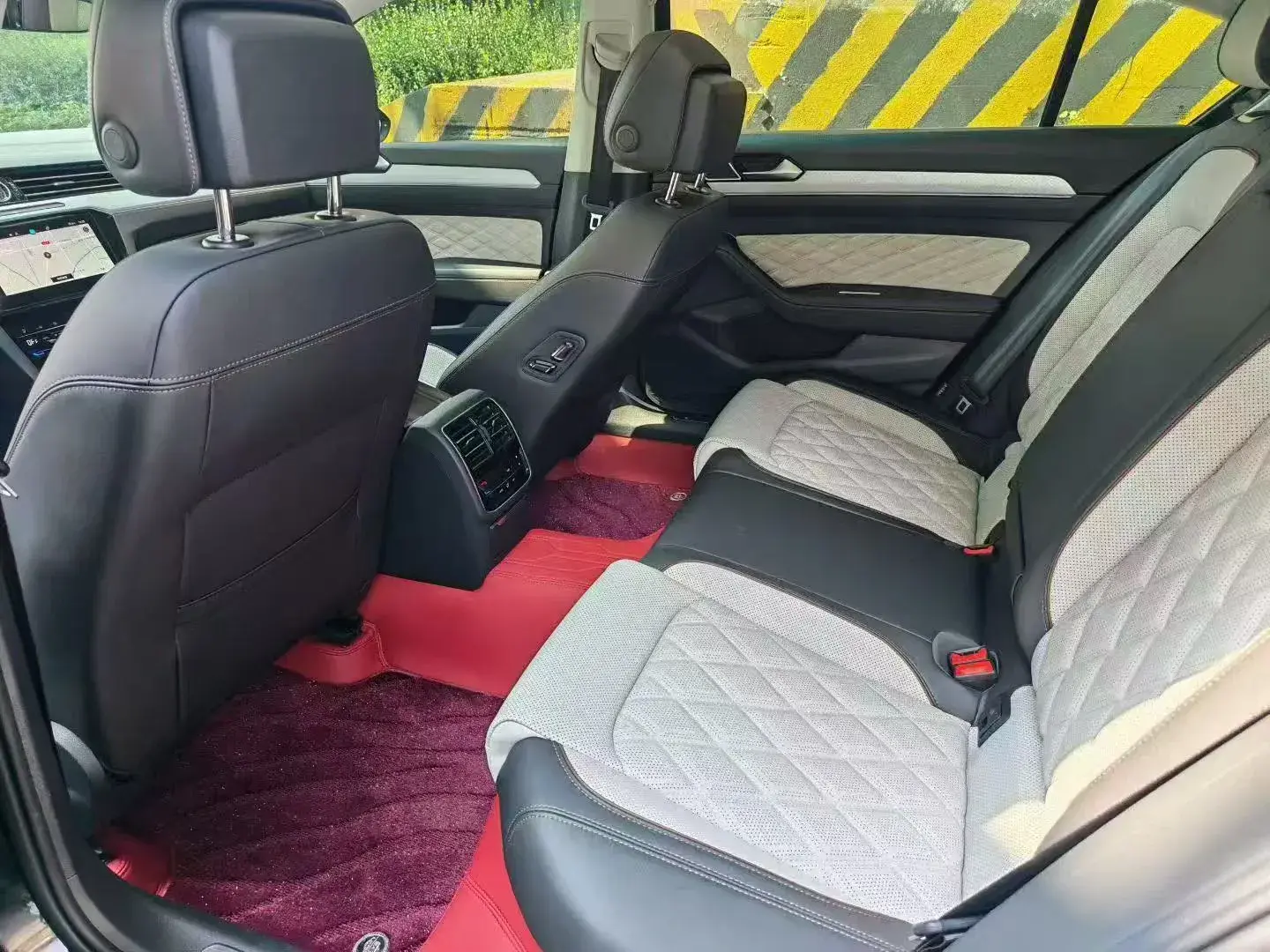 2023 VOLKSWAGEN MAGOTAN thumbnail 3