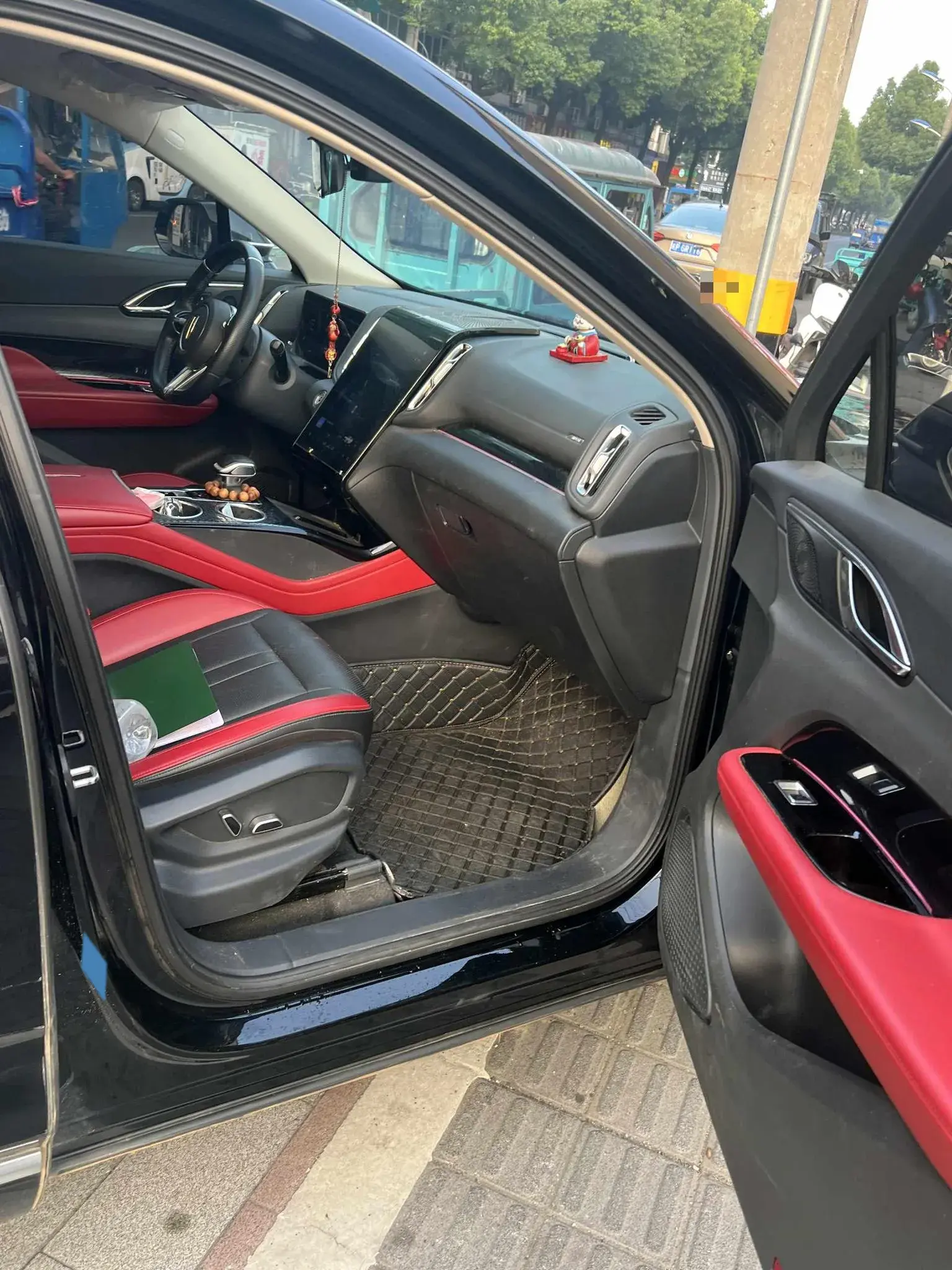 2023 HONGQI HS3 thumbnail 3