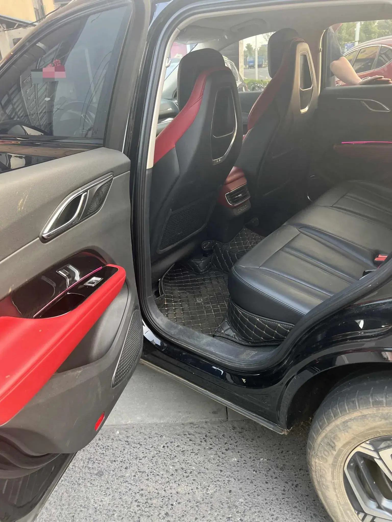 2023 HONGQI HS3 thumbnail 4