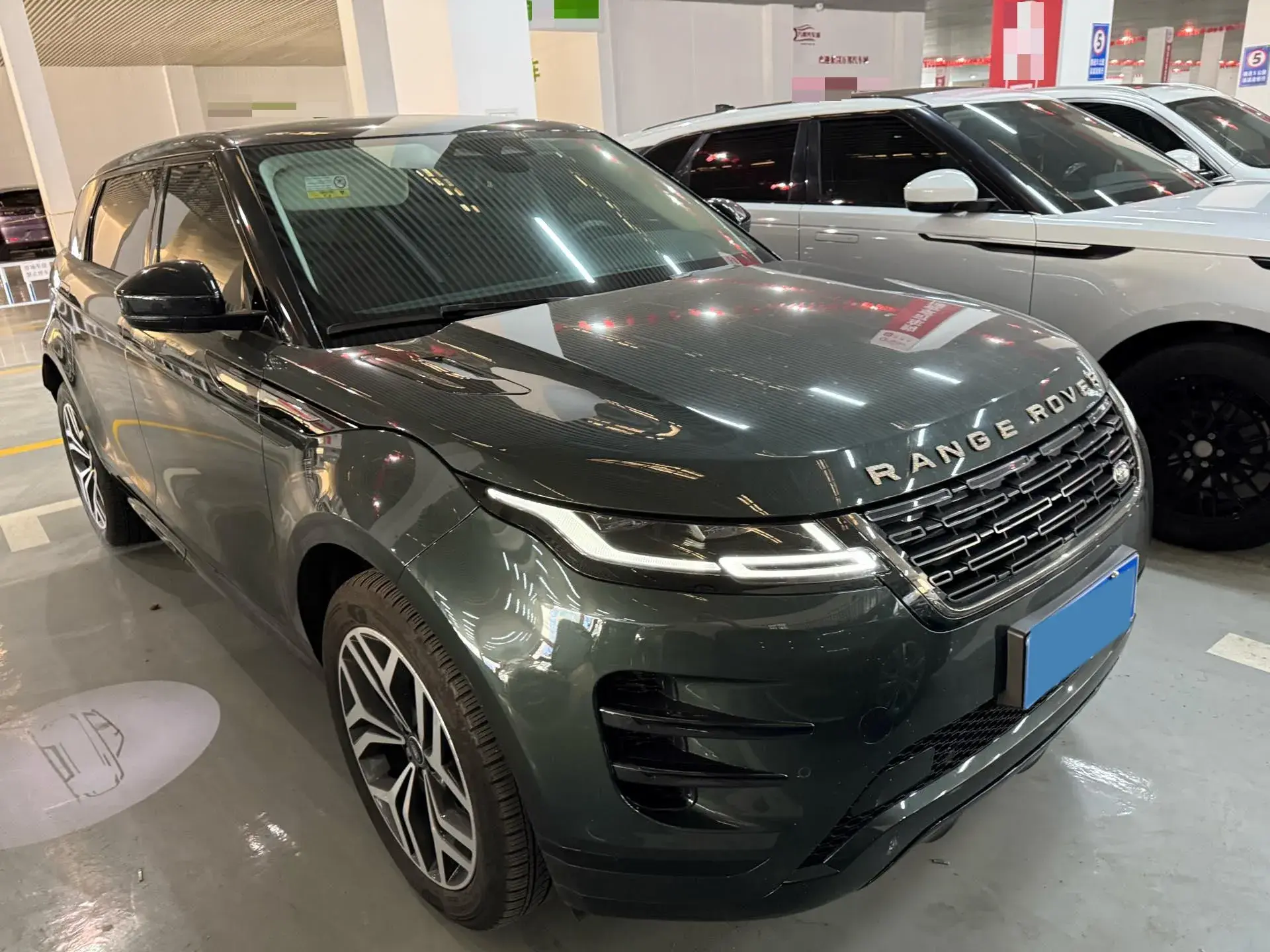 2024 LAND ROVER thumbnail 3