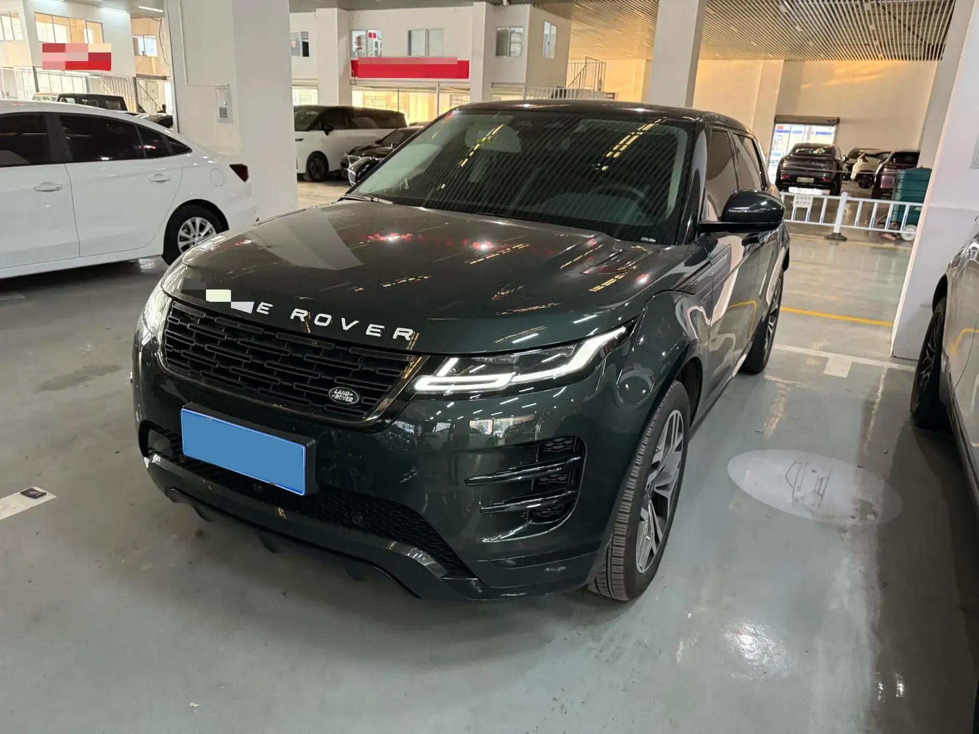 2024 LAND ROVER view 1