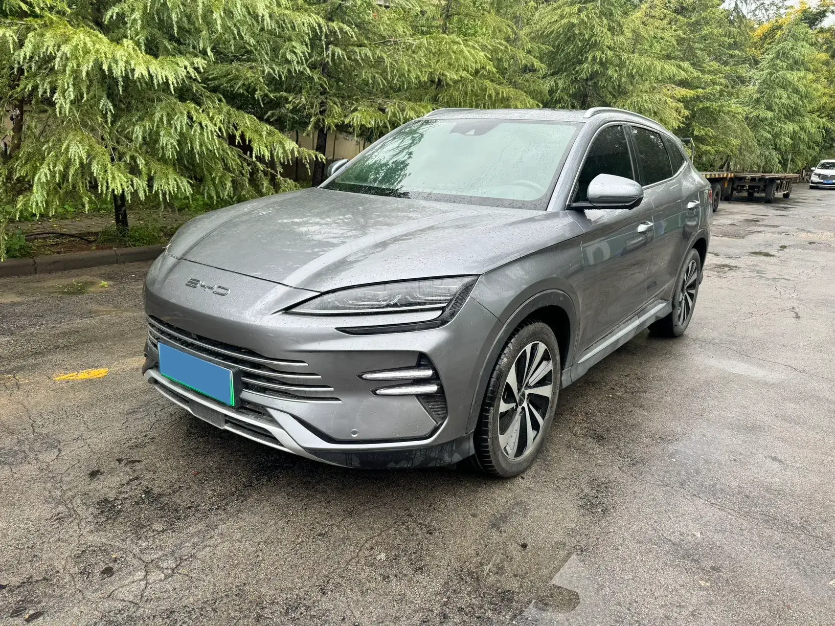 2024 BYD SONG view 1