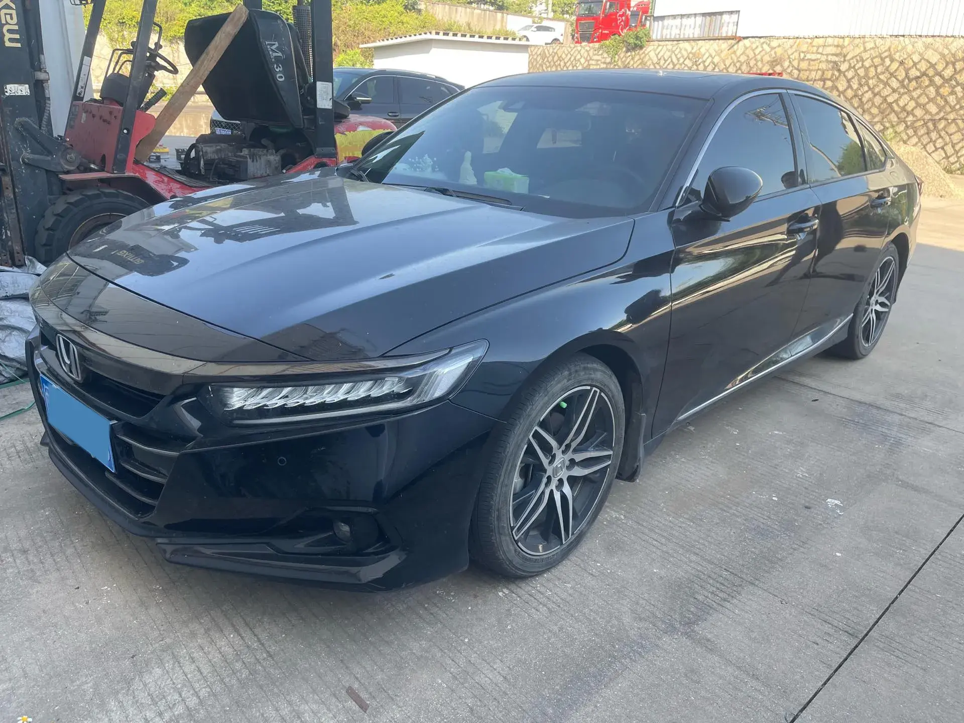 2022 HONDA ACCORD view 1