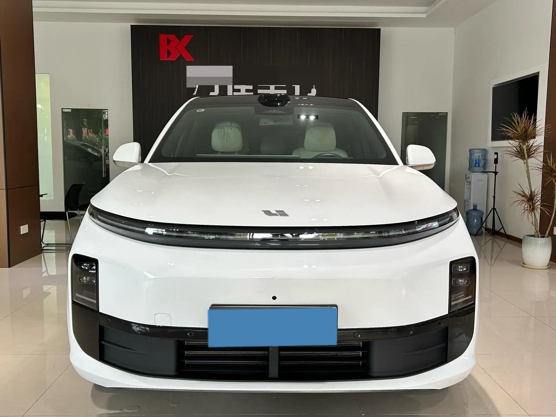 2024 LI L6 thumbnail 2