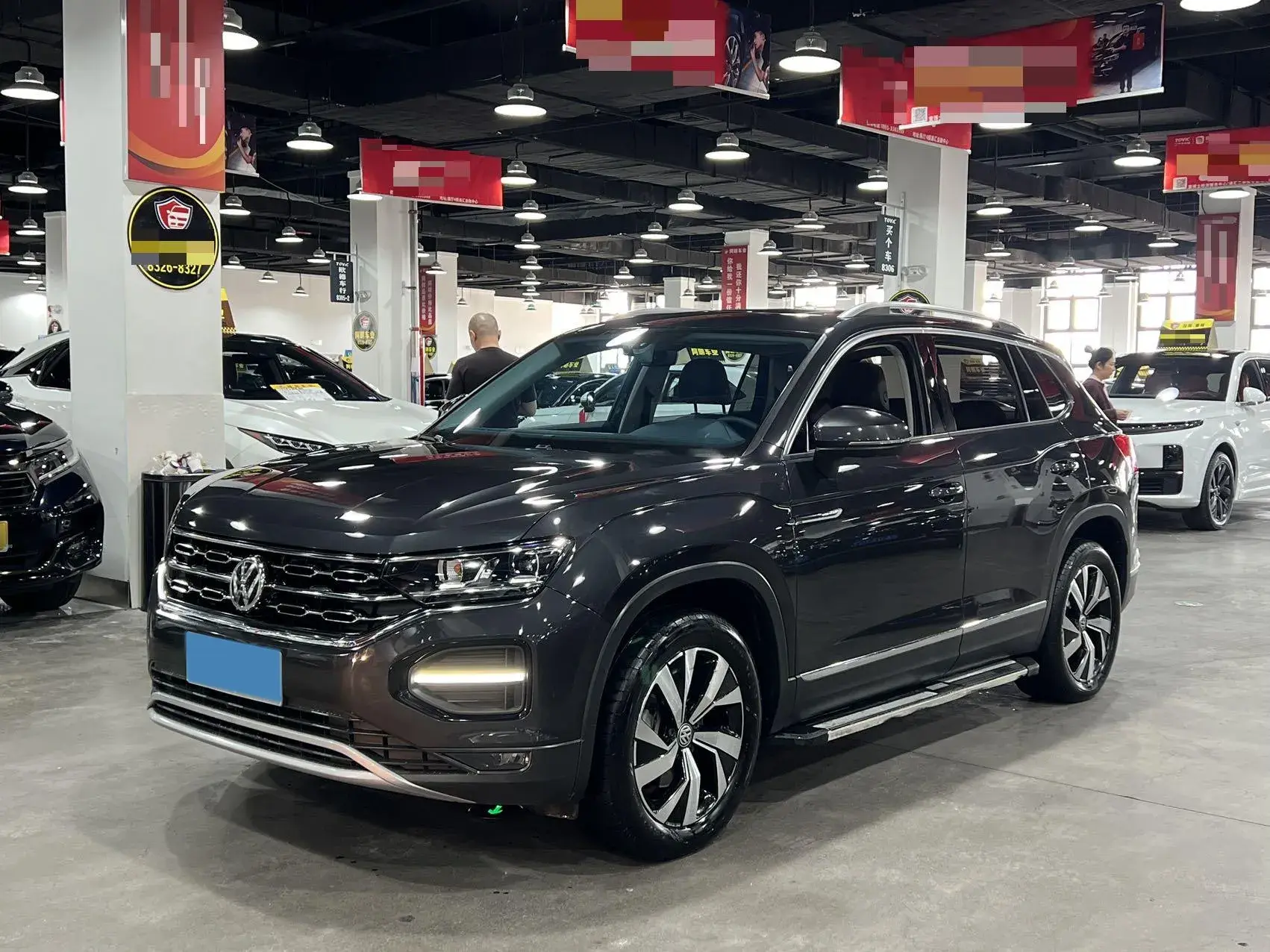 2020 VOLKSWAGEN TAYRON view 1