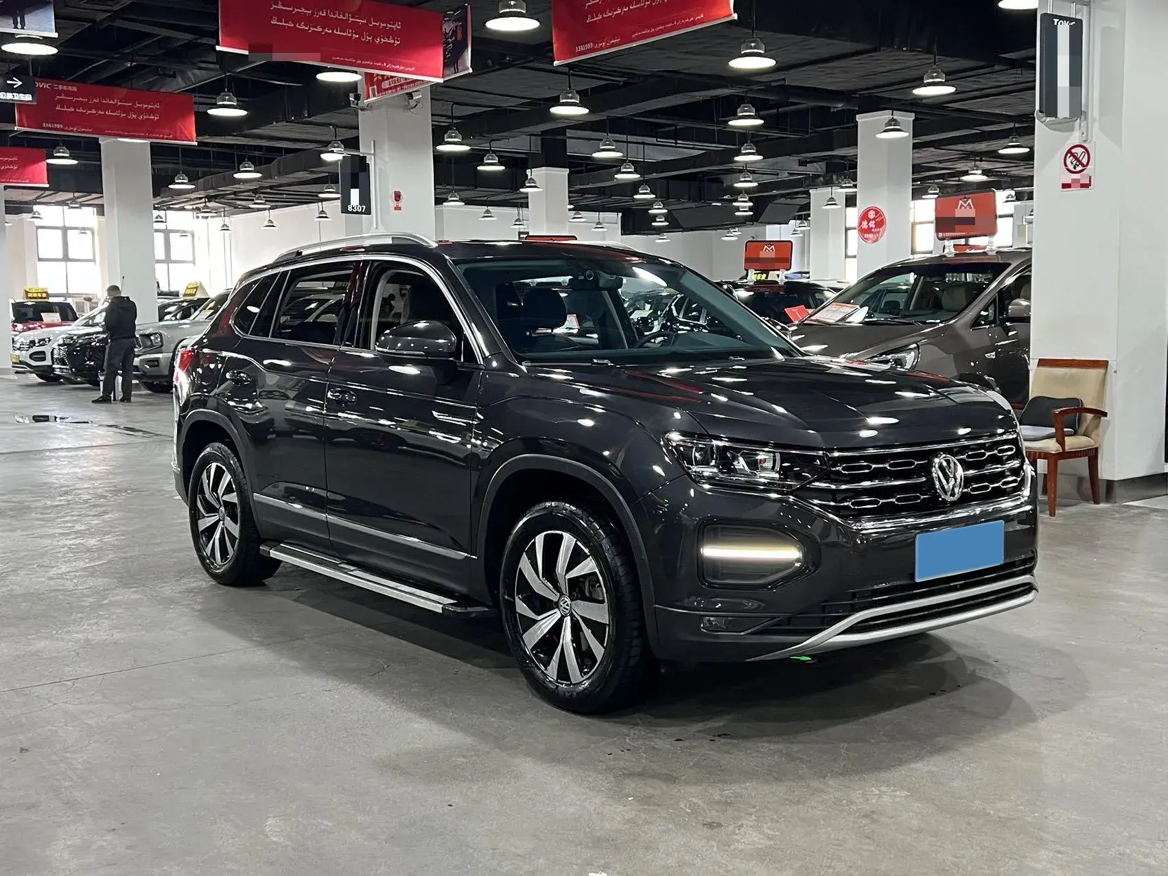 2020 VOLKSWAGEN TAYRON thumbnail 3