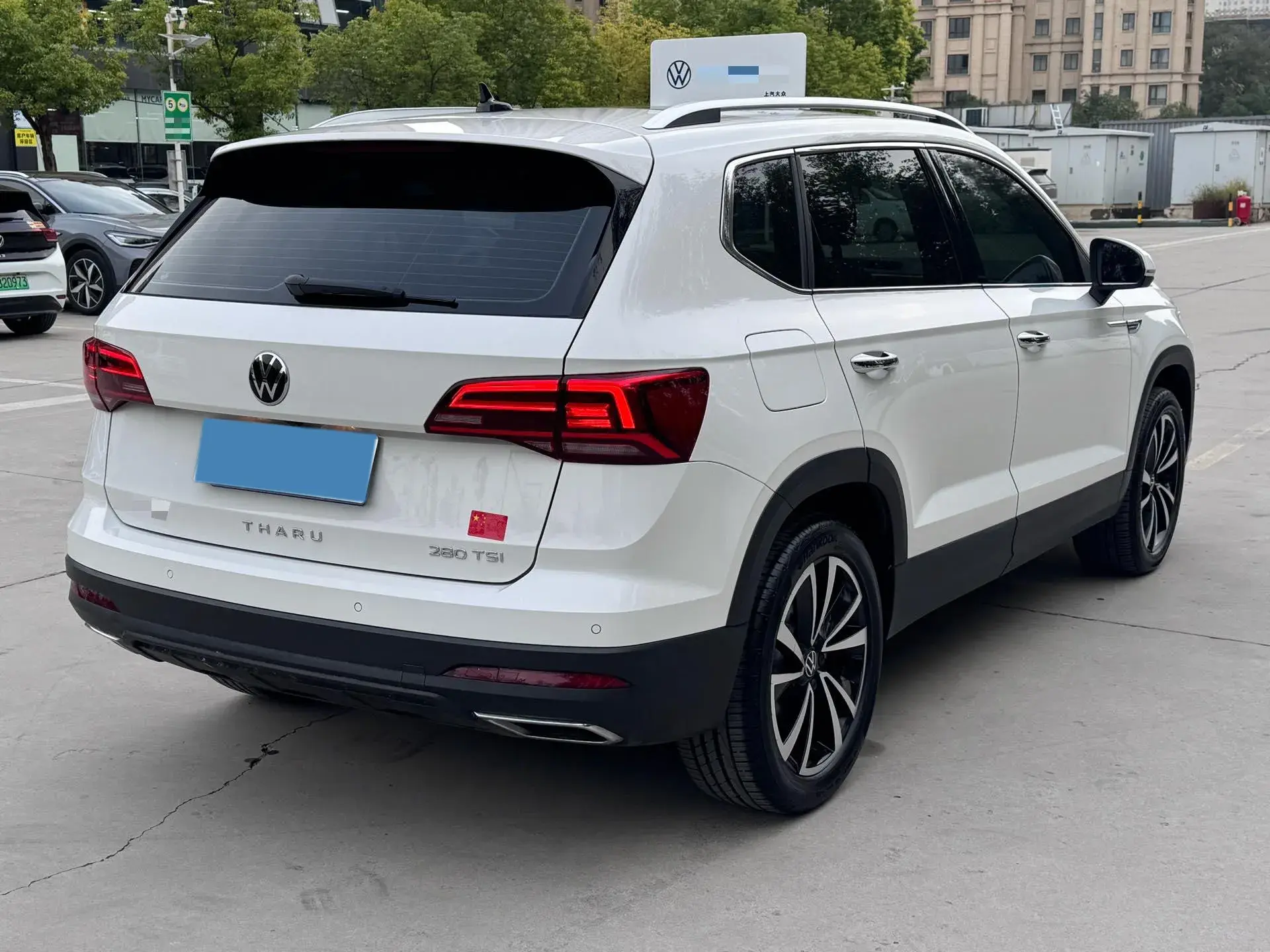 2021 VOLKSWAGEN THARU thumbnail 4