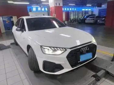 2023 AUDI A4L thumbnail 2