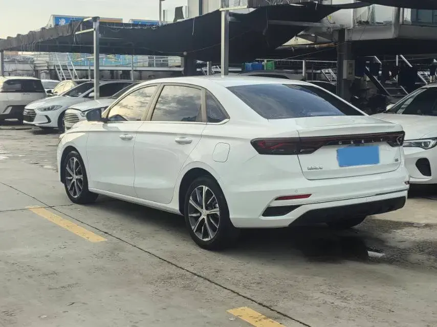 2022 GEELY EMGRAND thumbnail 4