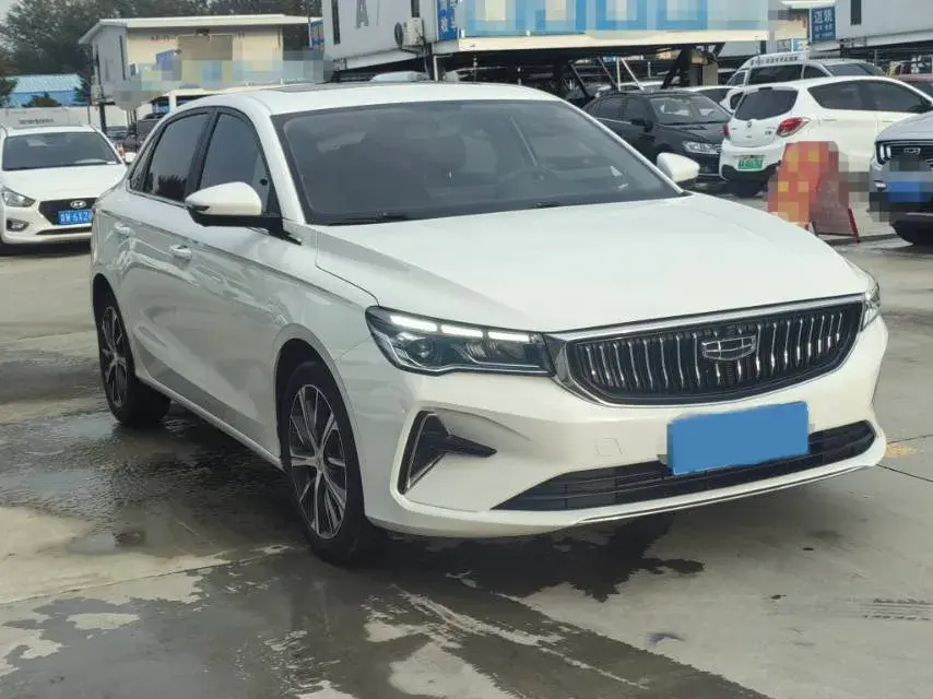 2022 GEELY EMGRAND thumbnail 3