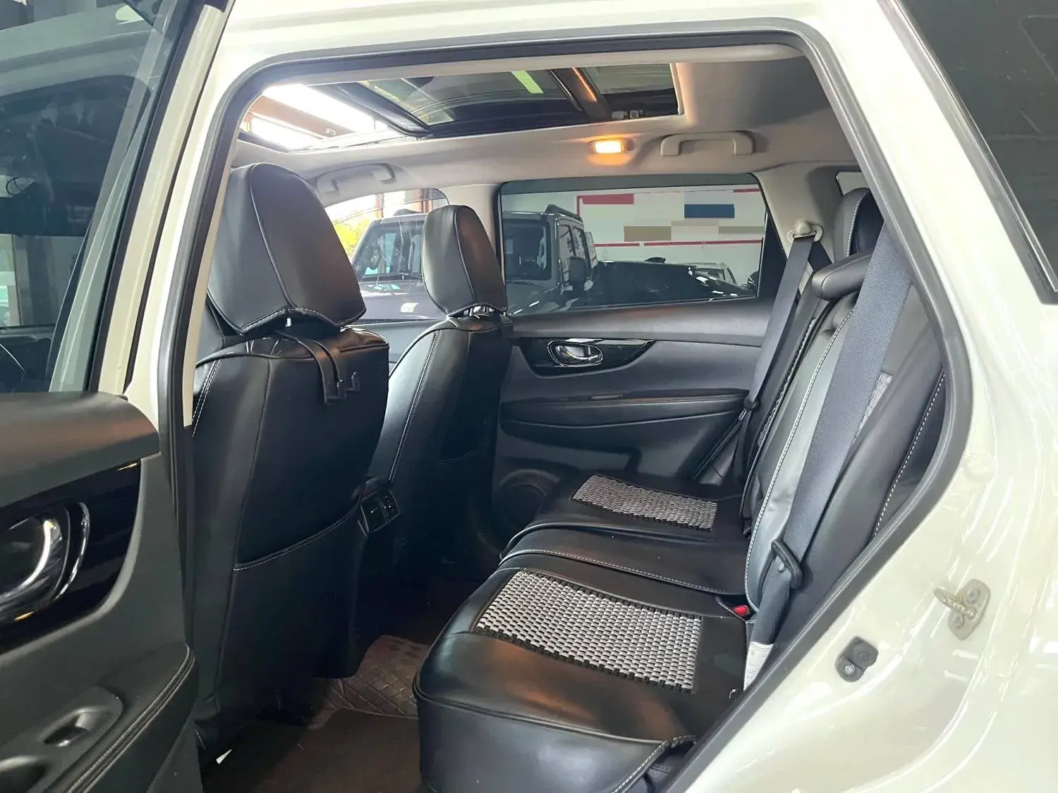 2020 NISSAN X-TRAIL thumbnail 4