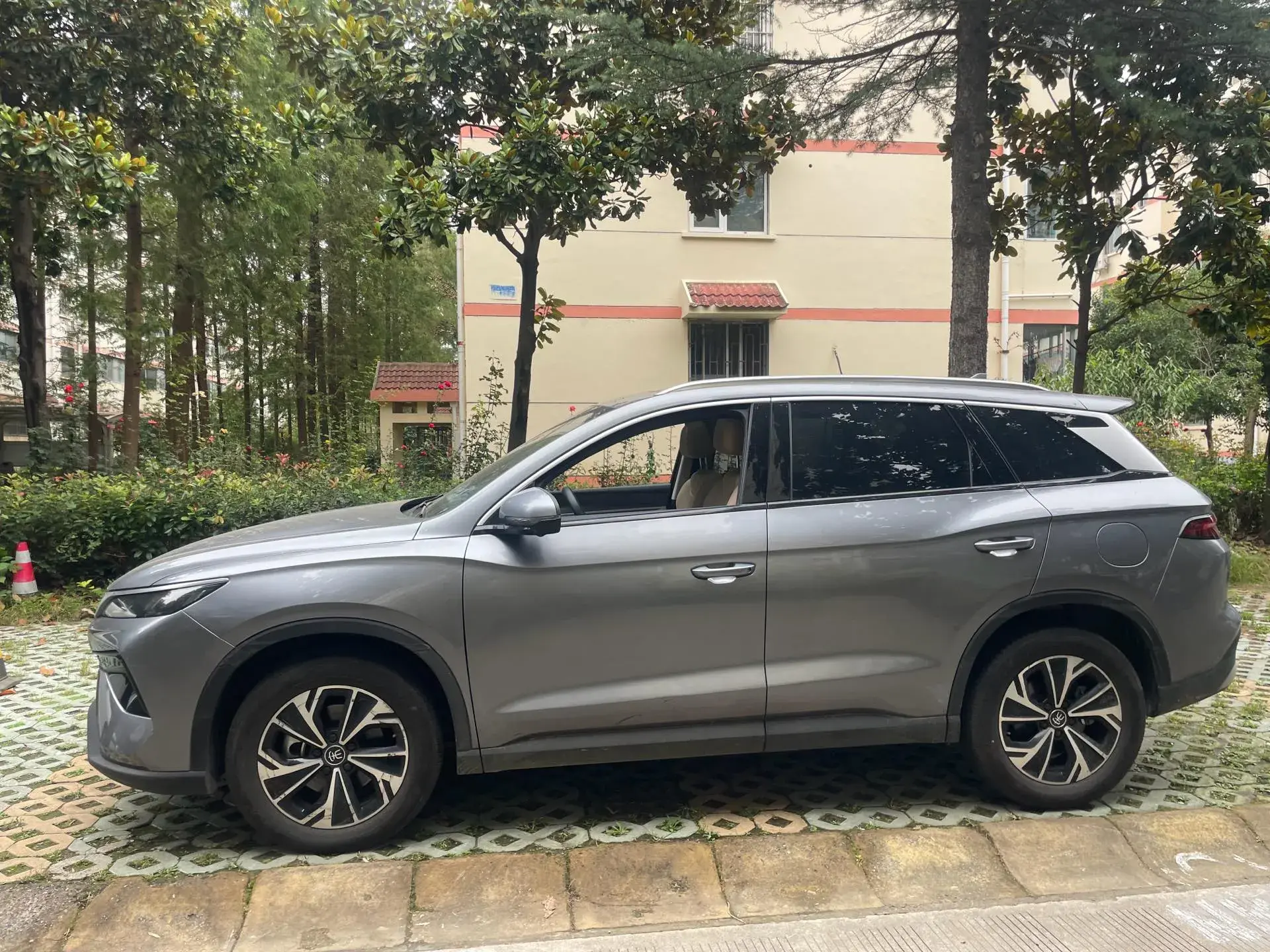 2025 BYD SONG thumbnail 4