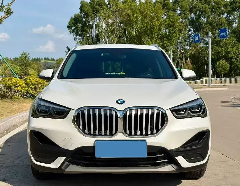 2020 BMW X1 thumbnail 2