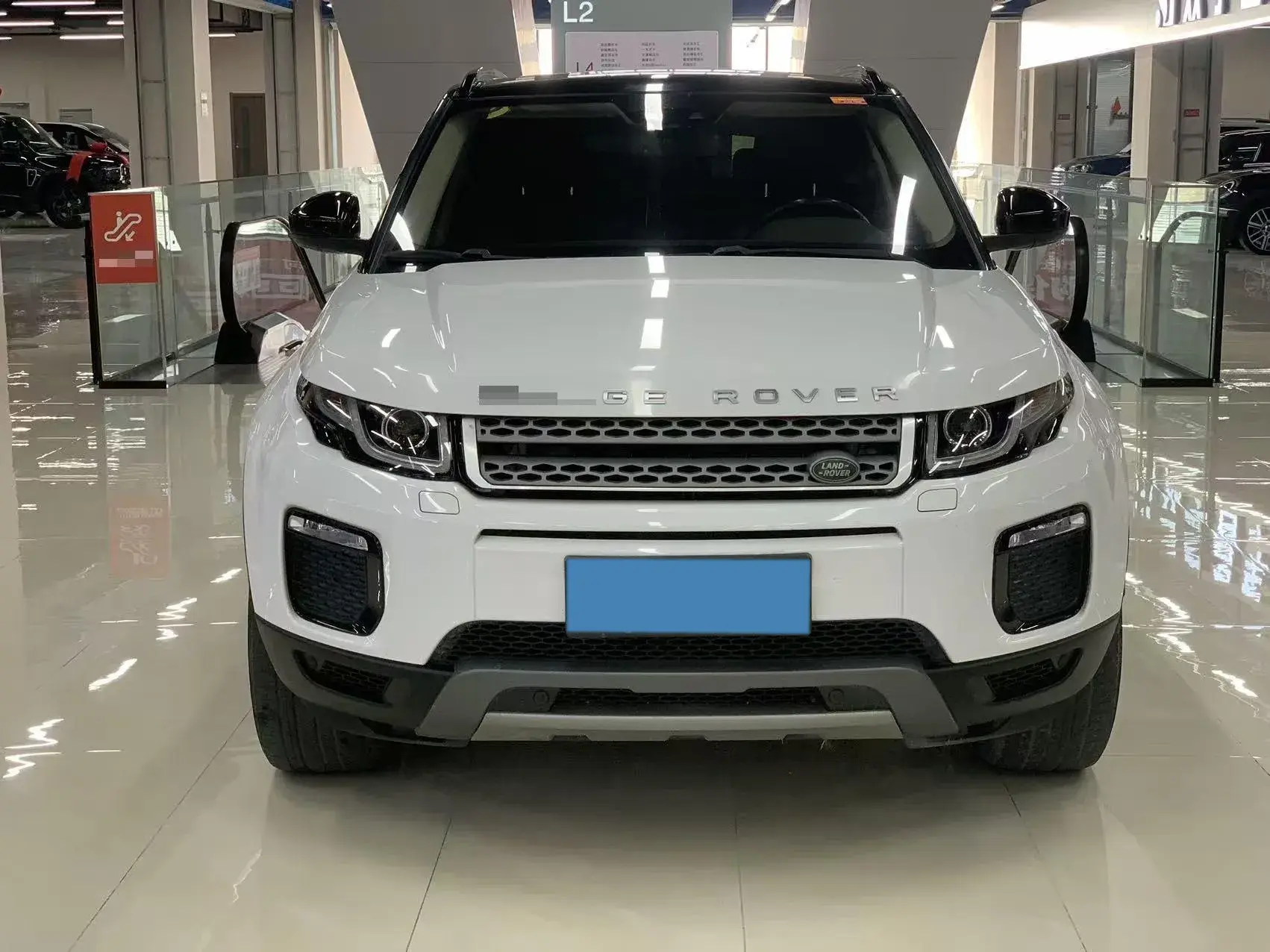 2018 LAND ROVER thumbnail 2