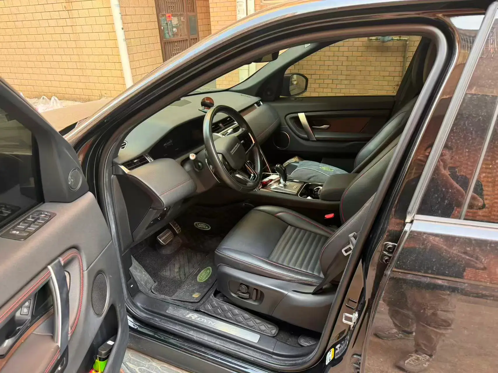 2021 LAND ROVER thumbnail 4