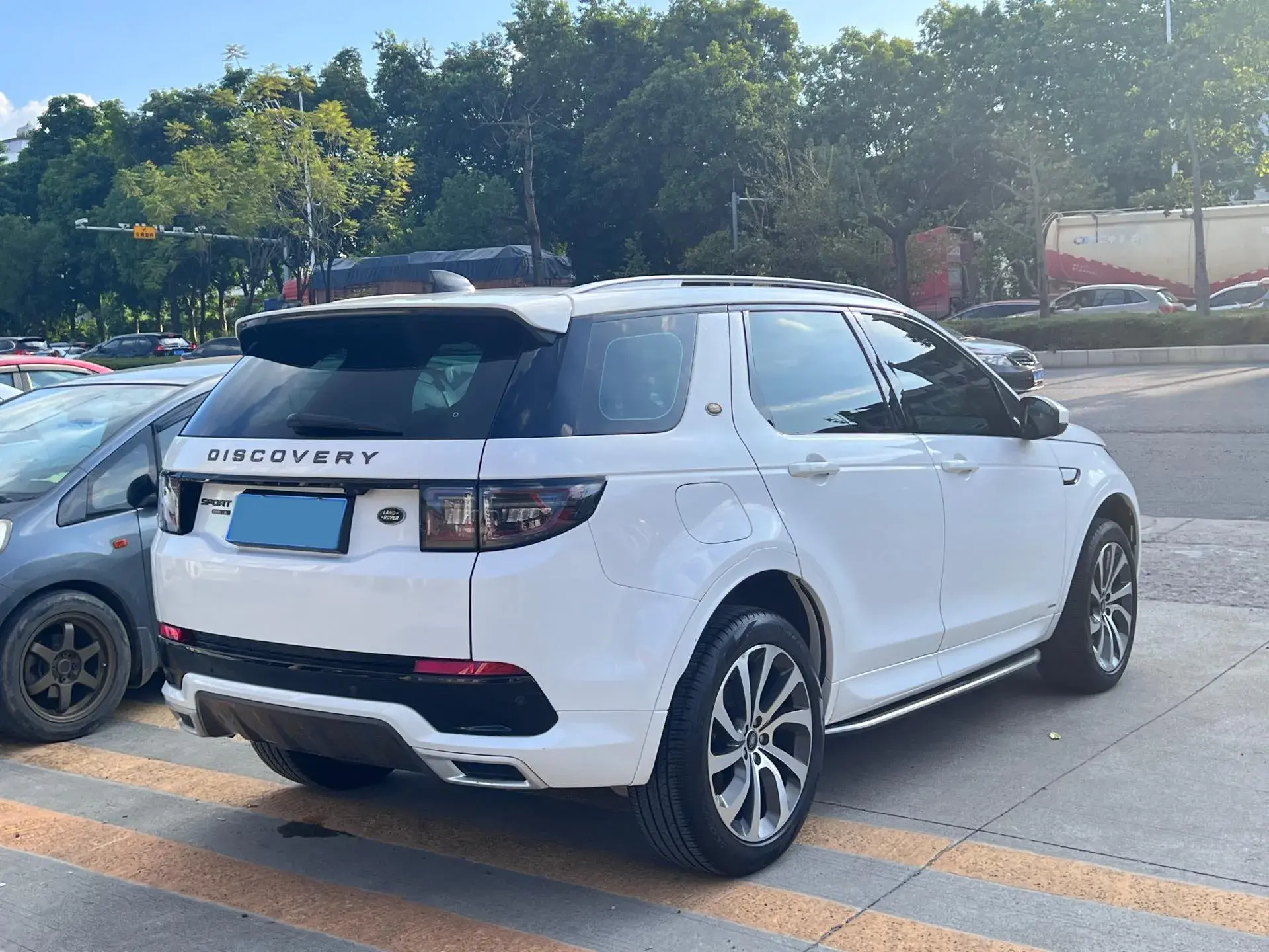 2020 LAND ROVER thumbnail 3