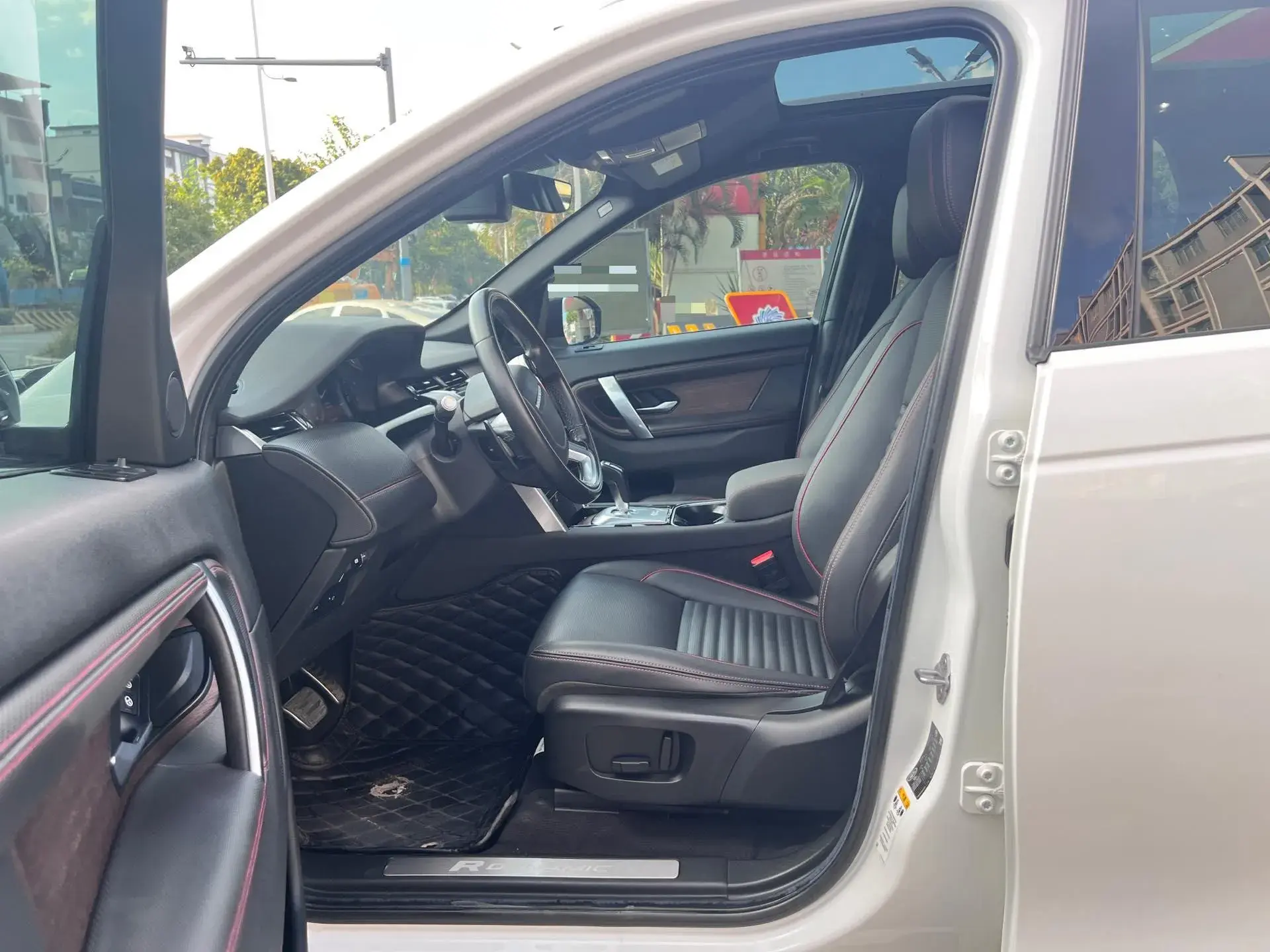 2020 LAND ROVER thumbnail 4