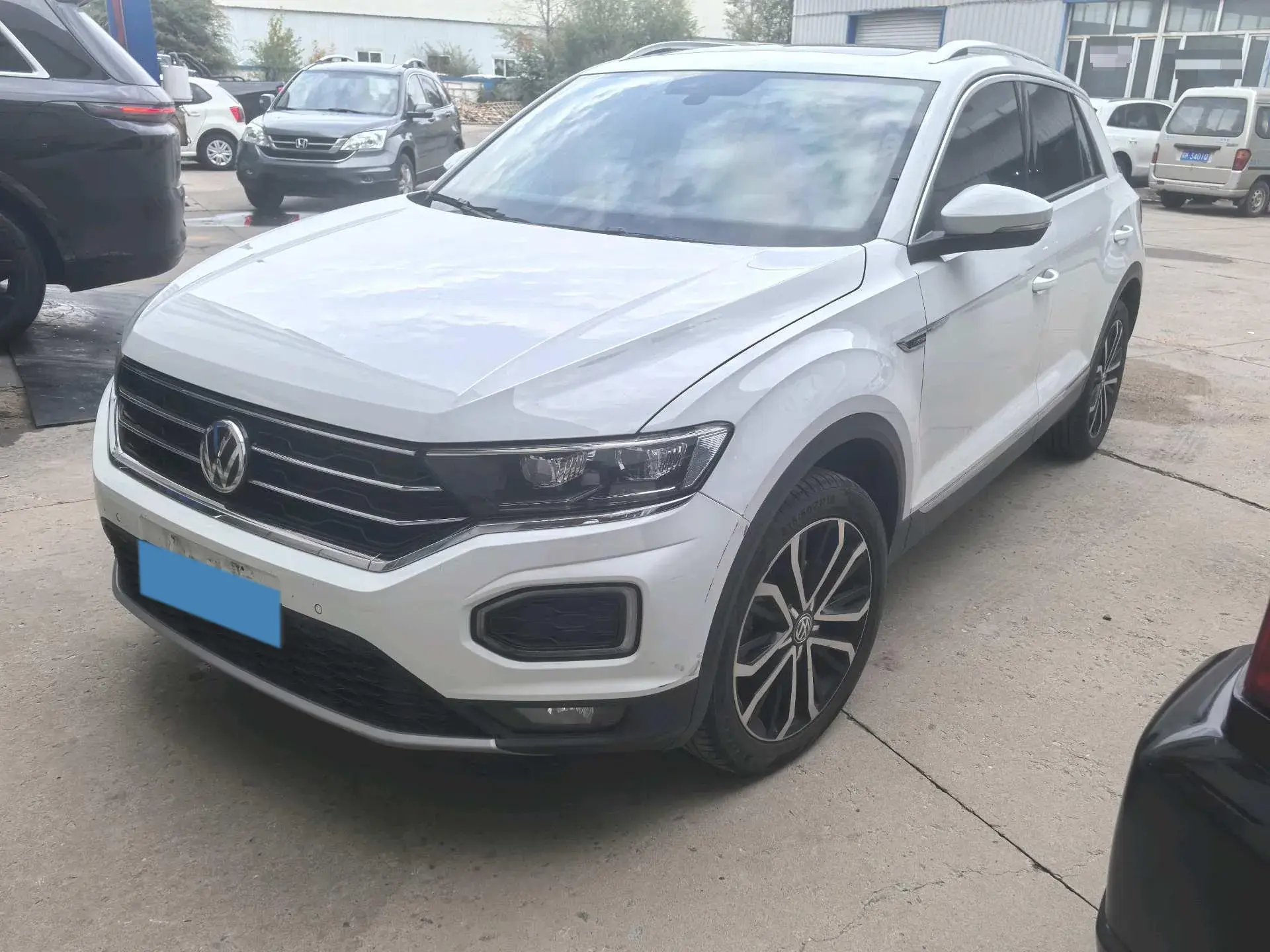 2018 VOLKSWAGEN T-ROC view 1