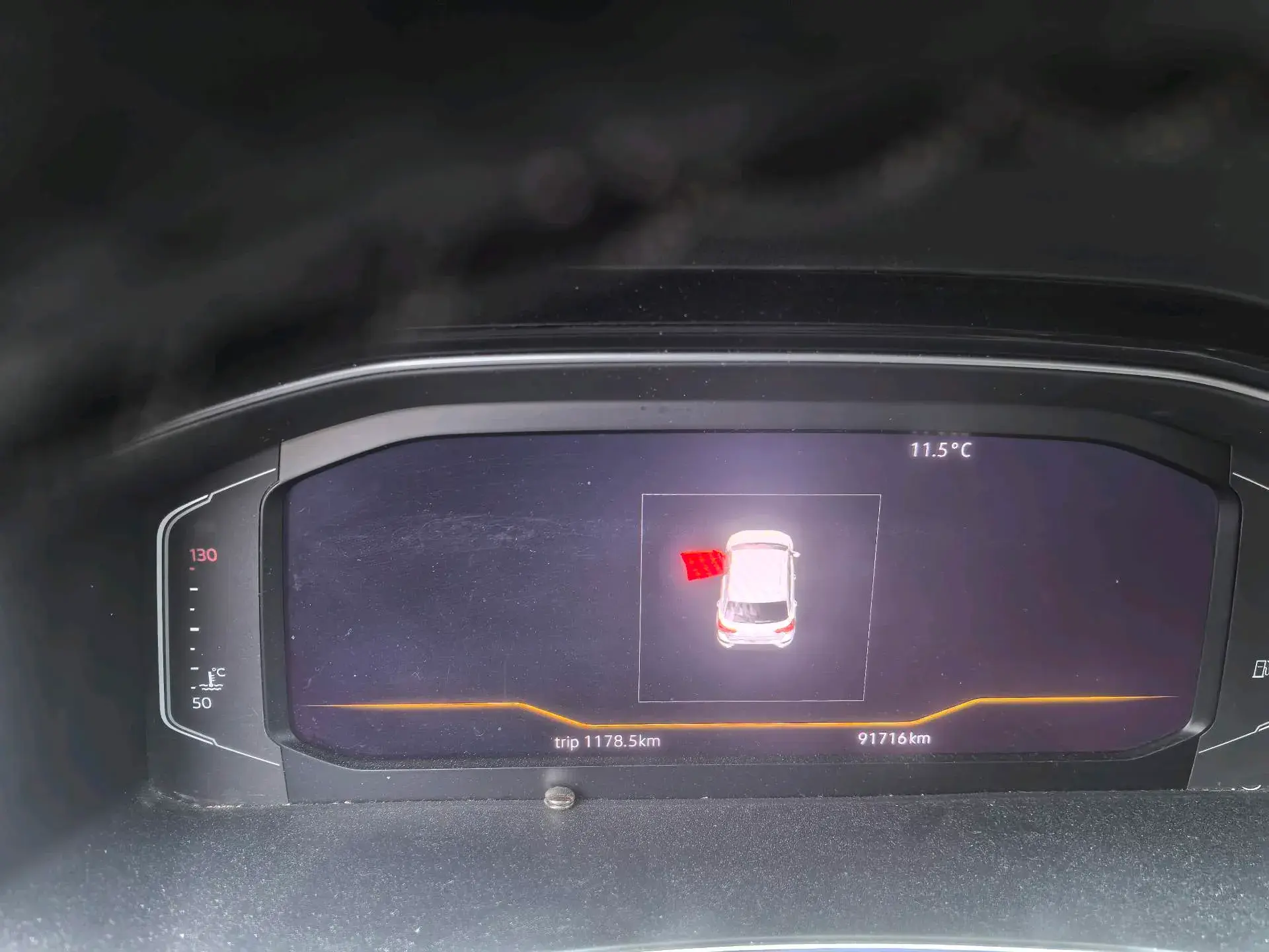 2018 VOLKSWAGEN T-ROC thumbnail 3