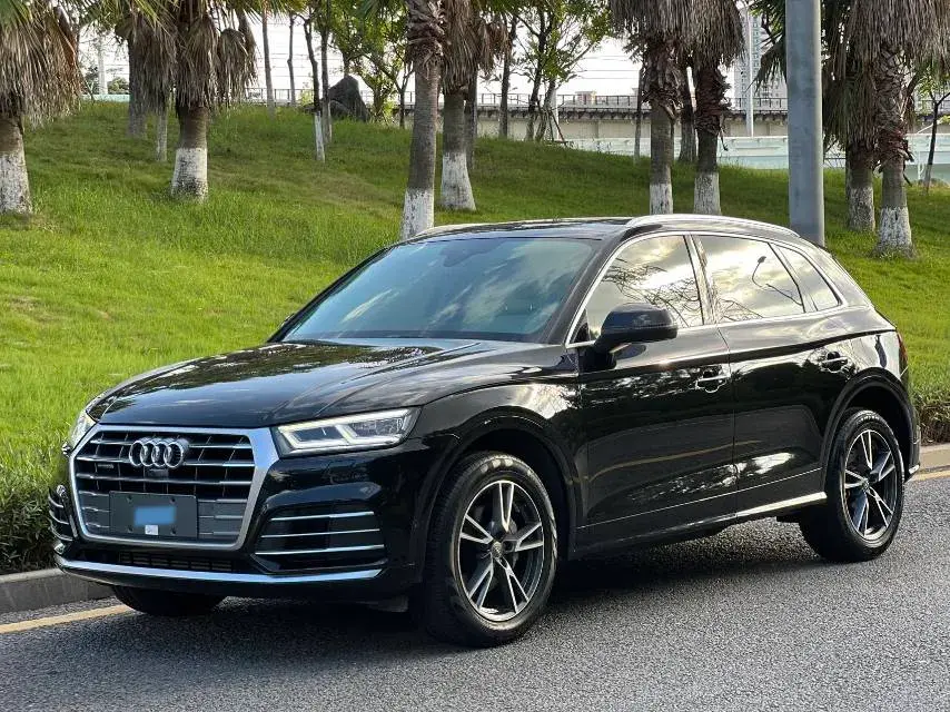 2018 AUDI Q5L view 1