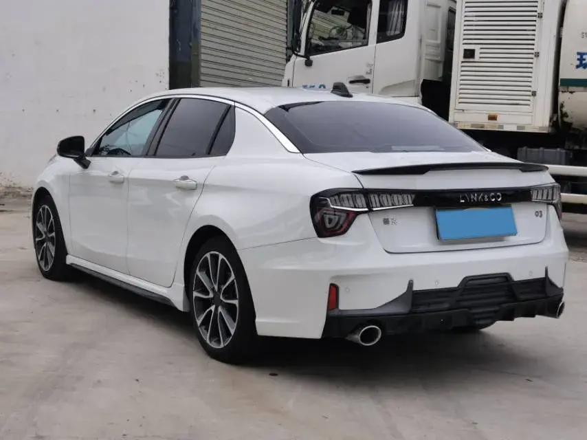 2020 LYNK&CO 03 thumbnail 4