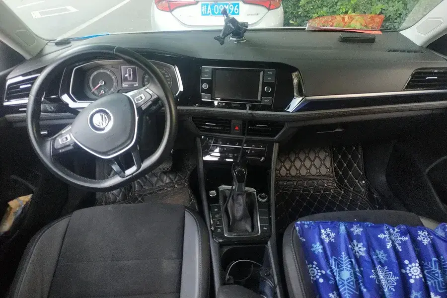 2020 VOLKSWAGEN SAGITAR thumbnail 4