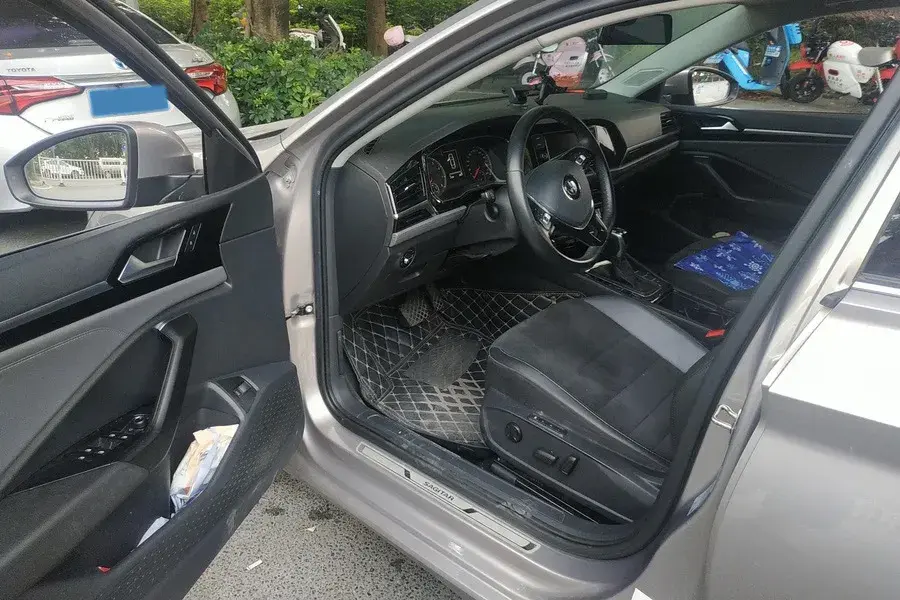 2020 VOLKSWAGEN SAGITAR thumbnail 3