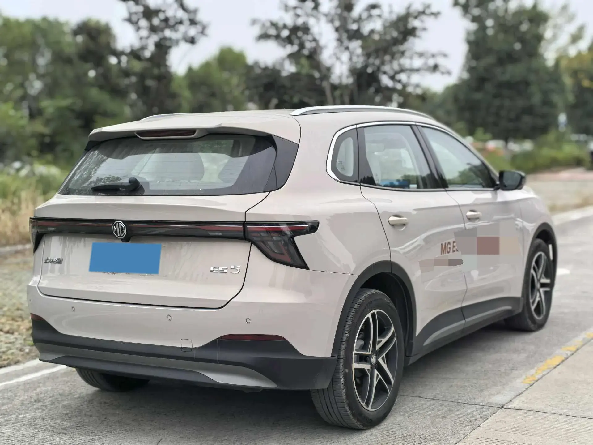 2025 MG MG thumbnail 4