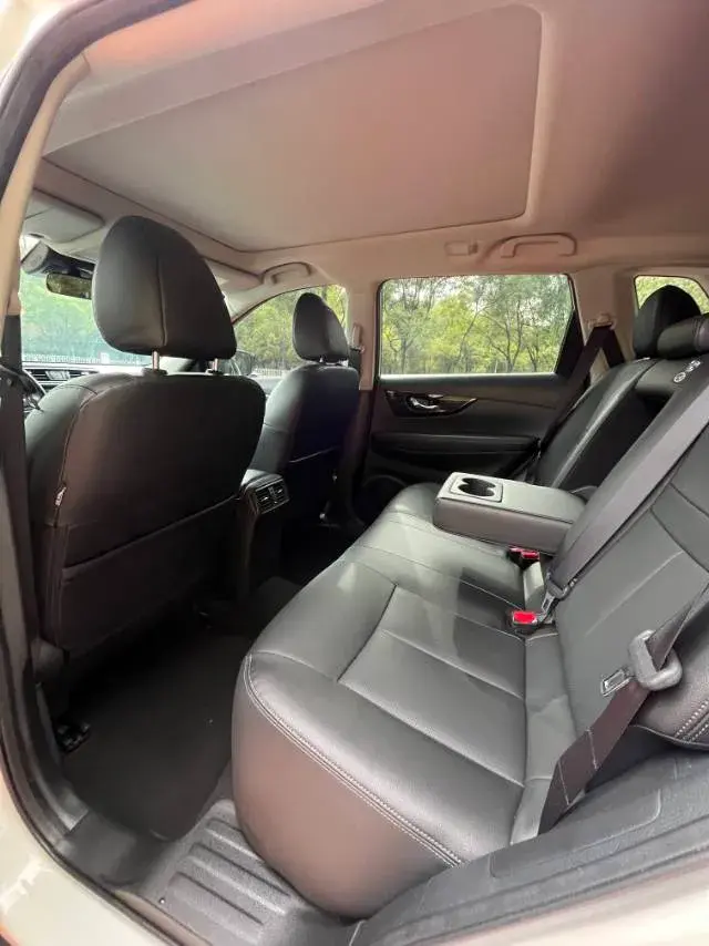 2021 NISSAN X-TRAIL thumbnail 4