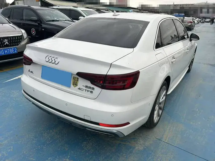 2019 AUDI A4L thumbnail 3