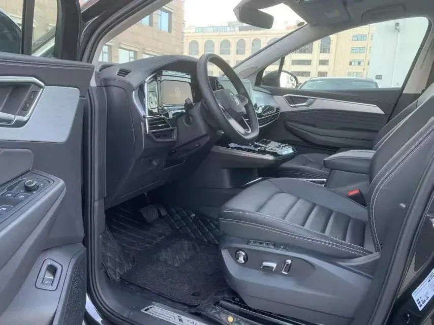 2022 VOLKSWAGEN TALAGON thumbnail 4