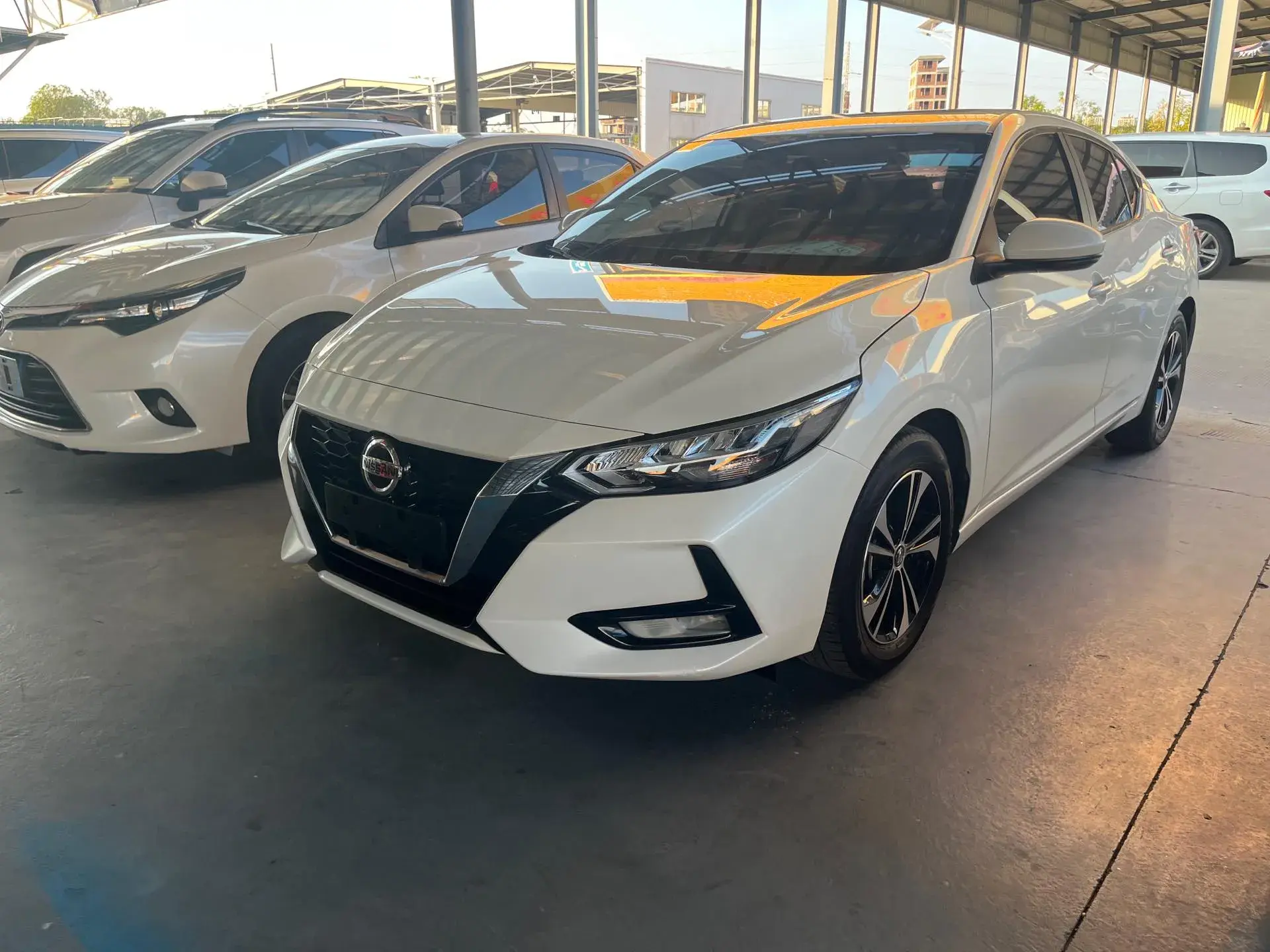 2022 NISSAN SYLPHY view 1