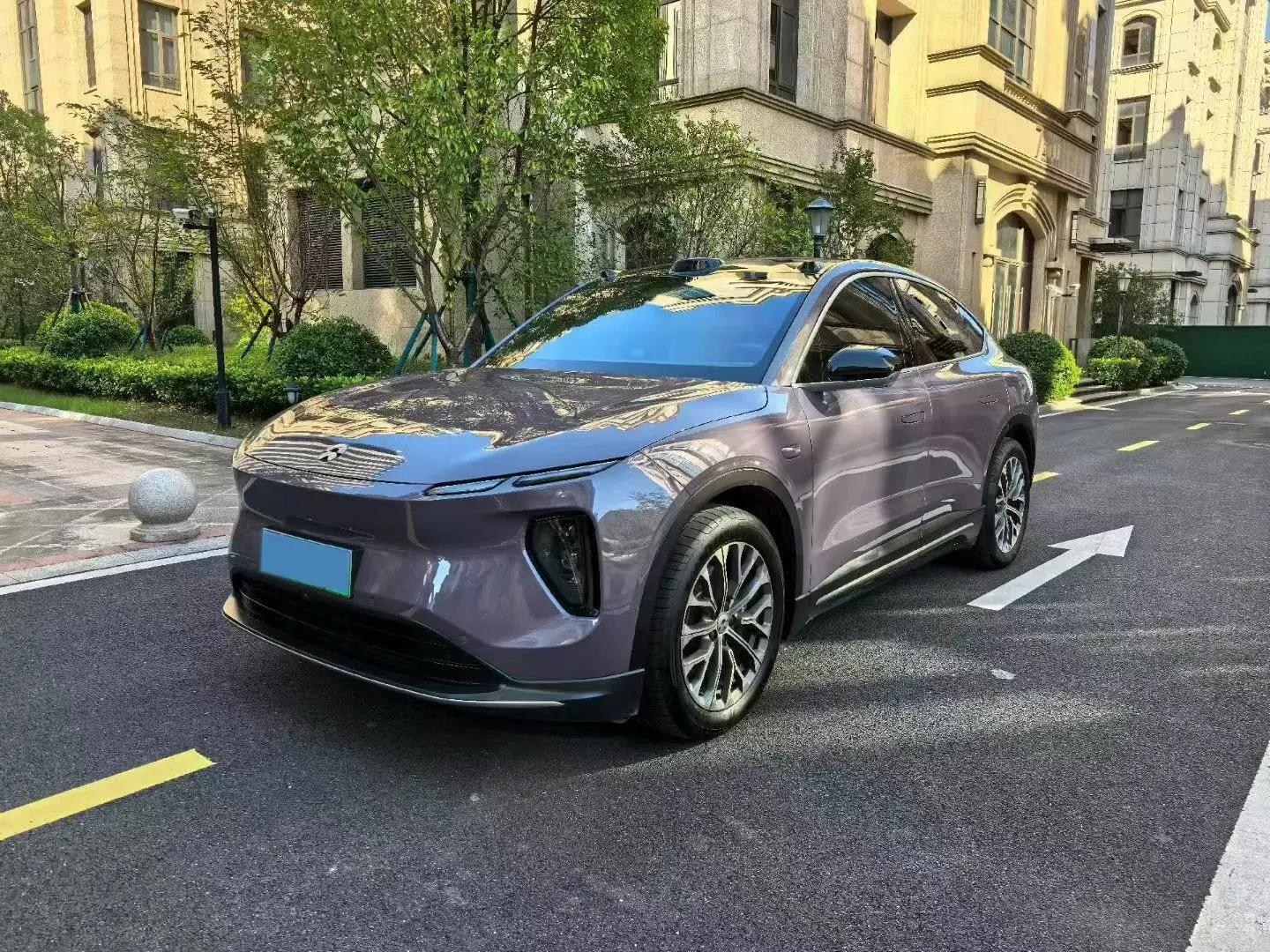 2023 NIO EC6 view 1