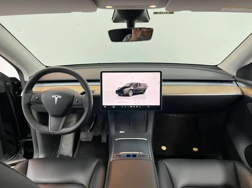 2022 TESLA MODEL thumbnail 4