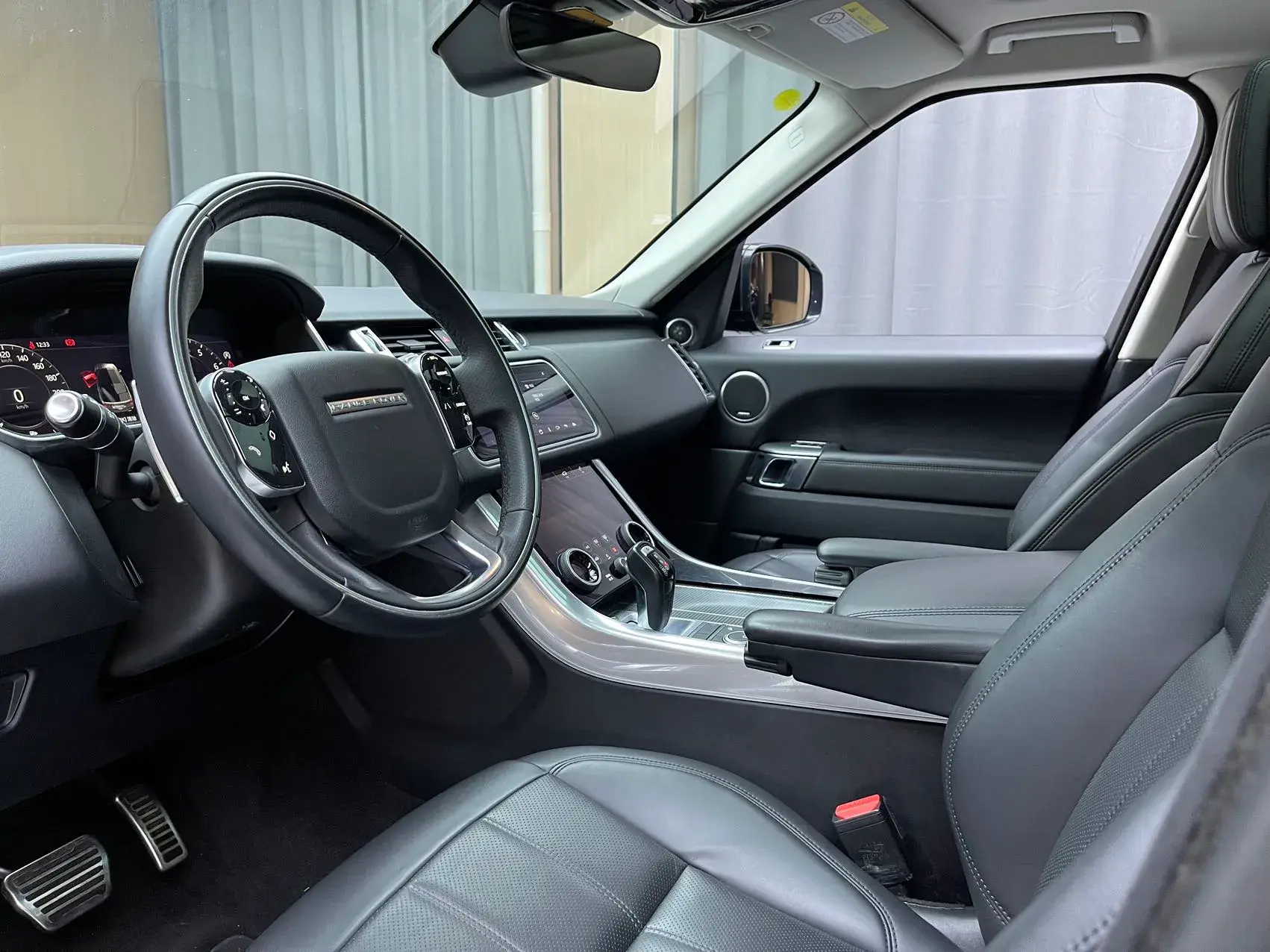 2018 LAND ROVER thumbnail 2