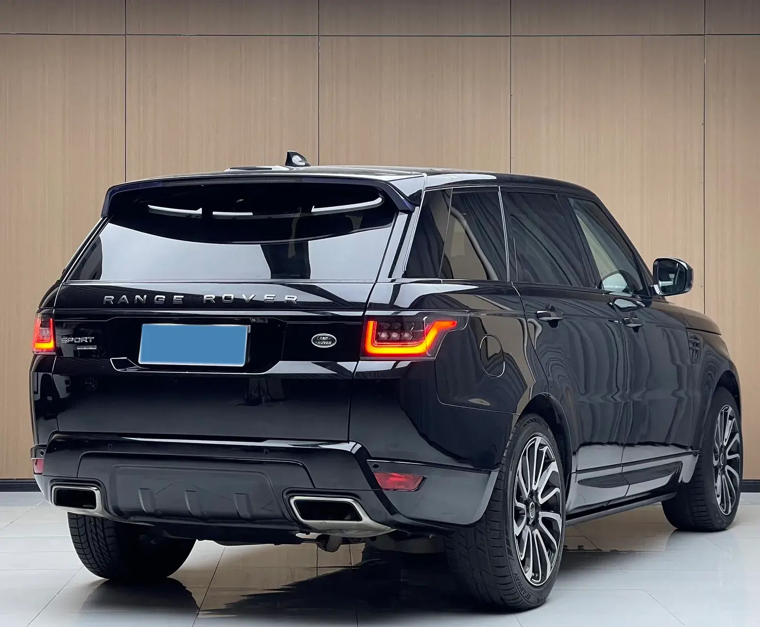 2018 LAND ROVER thumbnail 3