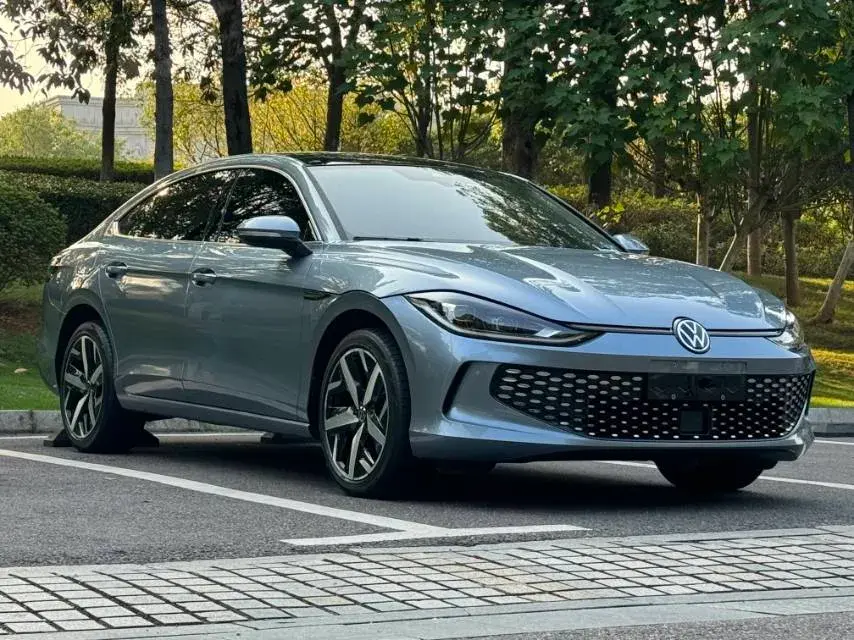 2023 VOLKSWAGEN LAMANDO thumbnail 2